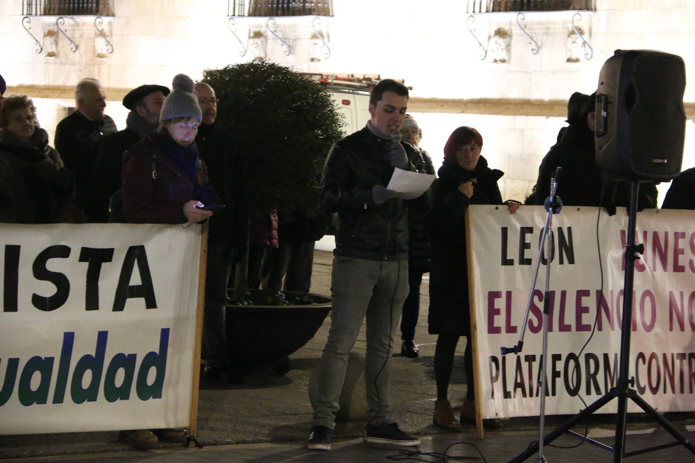 La plataforma contra la violencia machista en León convoca frente a Botines otro lunes sin sol.