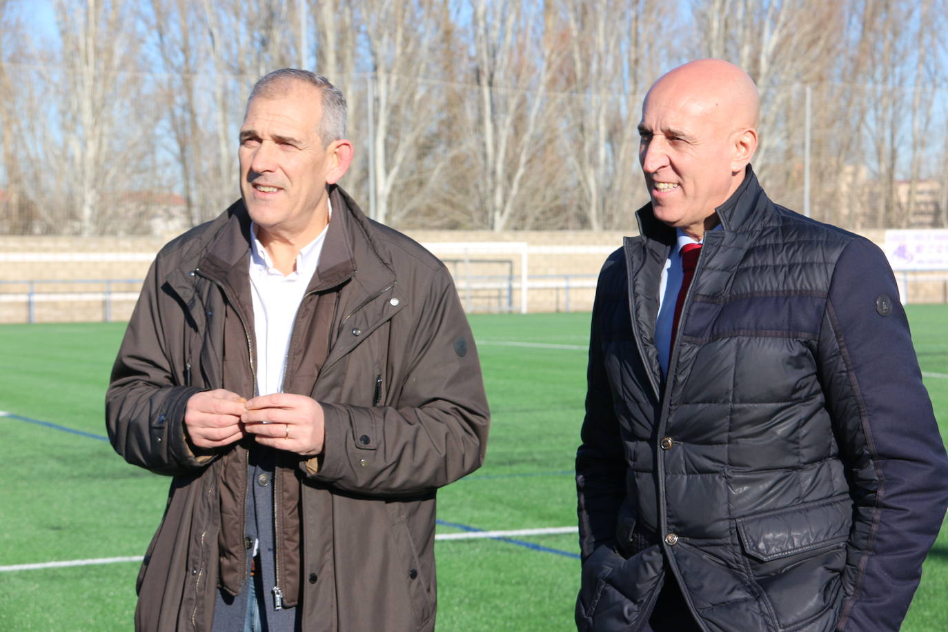 Presentación del campo de fútbol de césped artificial de Puente Castro. 