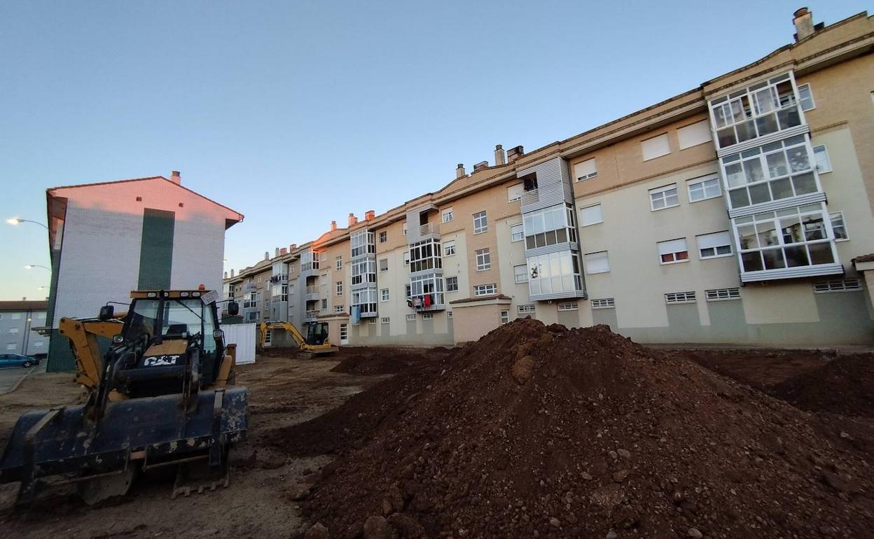 Obras de urbanización en el área de Vallezate.