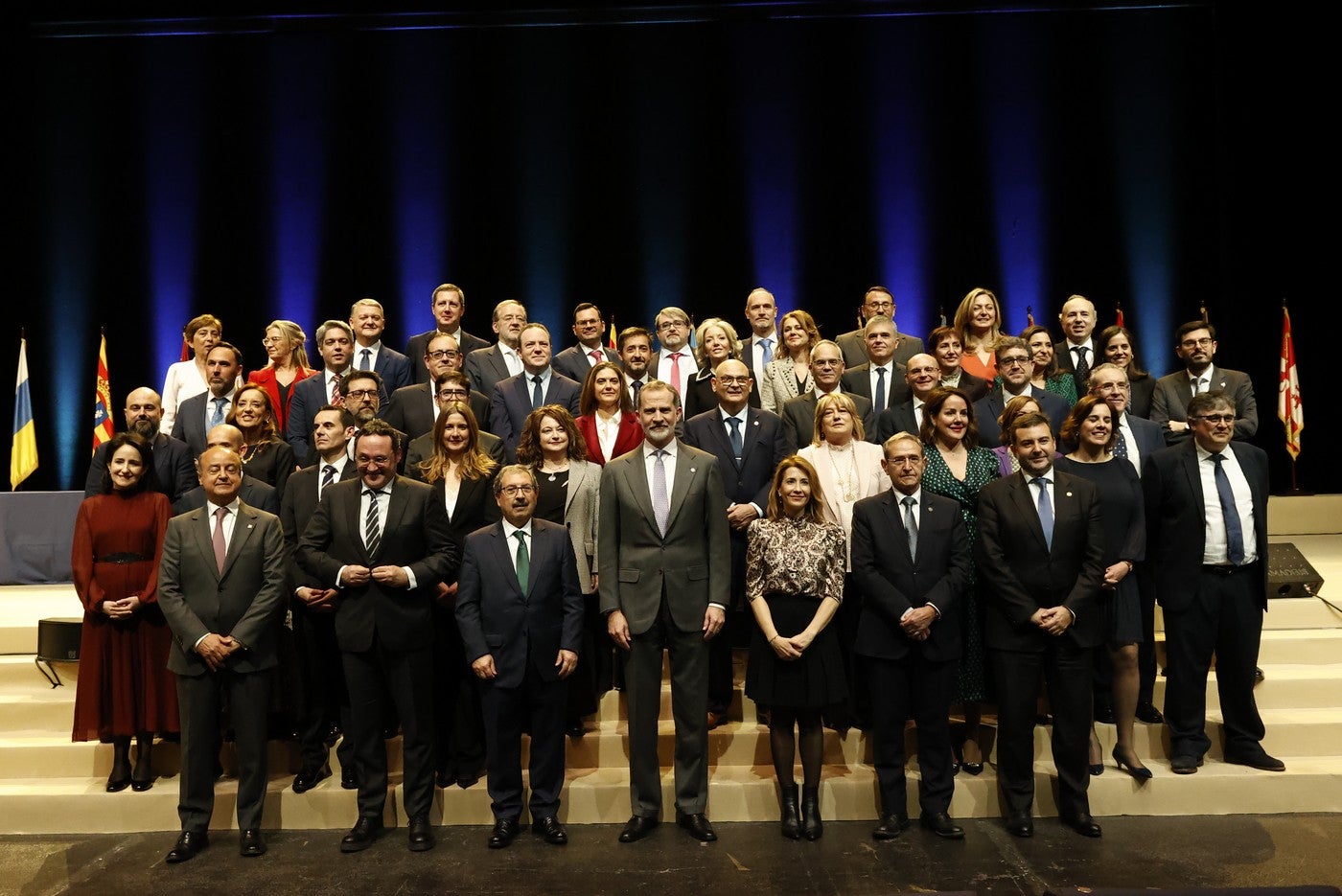 Las leonesas Soraya Luego y Belén González reciben de manos del rey sus credenciales como juezas. En el acto, celebrado en Barcelona, recibieron sus credenciales 171 integrantes –125 mujeres y 46 hombres- de la LXXI promoción de la Carrera Judicial.