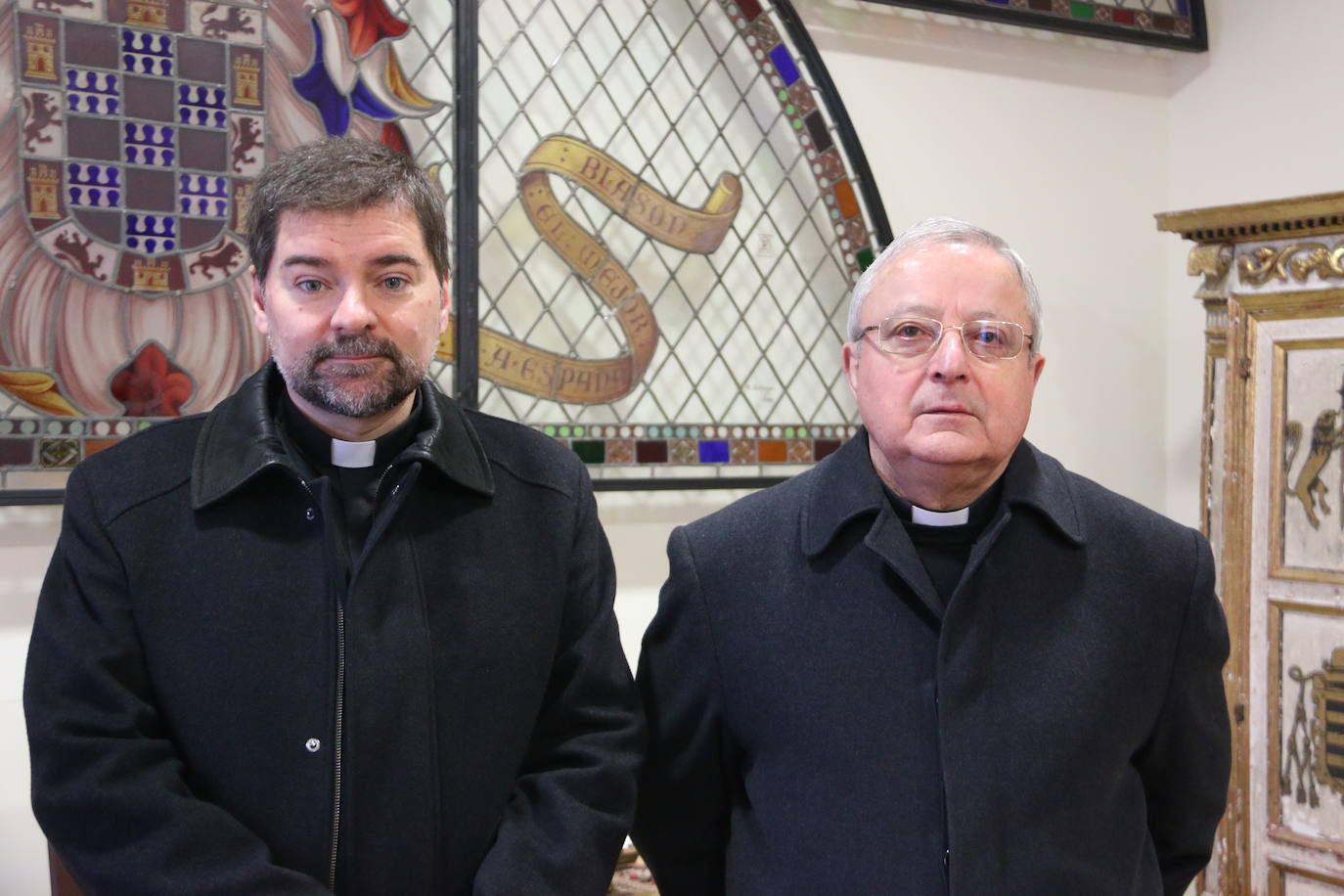 Francisco Rodríguez Llamazares y Luis García Gutiérrez en una de las salas de reuniones que tiene la basílica de San Isidoro.