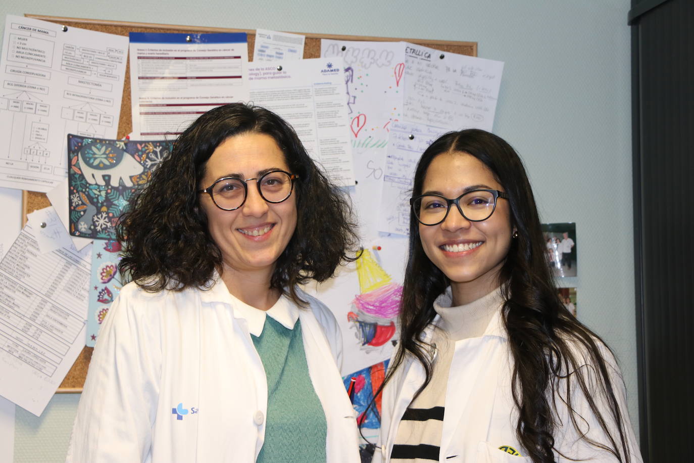 Las oncólogas Ana López González y Mariana López Flores son la cara visible de la investigación clínica contra el cáncer en el Hospital de León. 