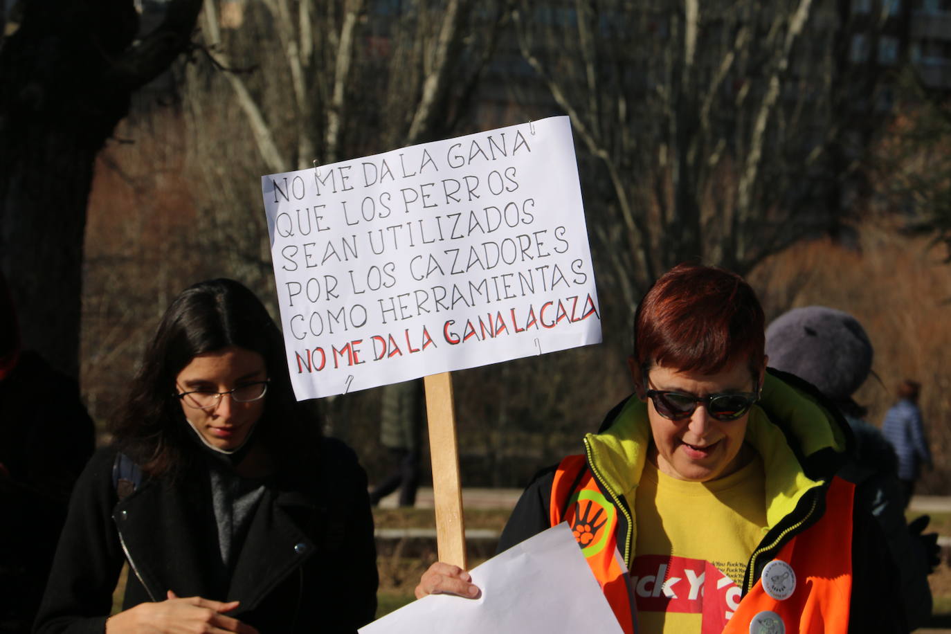 La Plataforma No a la Caza convoca en León una manifestación para exigir al Gobierno que modifique la Ley de Protección Animal e incluya en ella a perros como los galgos | EL 28 de febrero termina la temporada de caza con galgos y las asociaciones temen un «abandono masivo y asesinato» de estos animales.