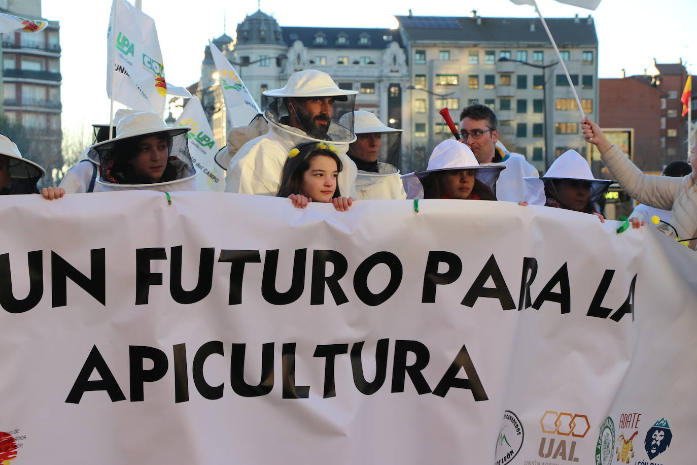 Organizaciones profesionales convocan una manifestación en León por una apicultura sostenible y rentable