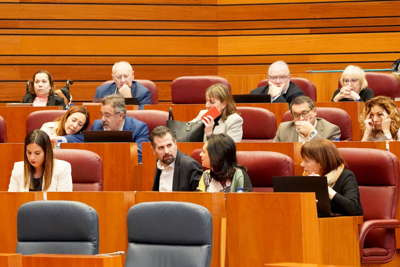 Segunda sesión del pleno de las Cortes de Castilla y León, que se retoma en el tercer punto del orden del día, relativo a las mociones.