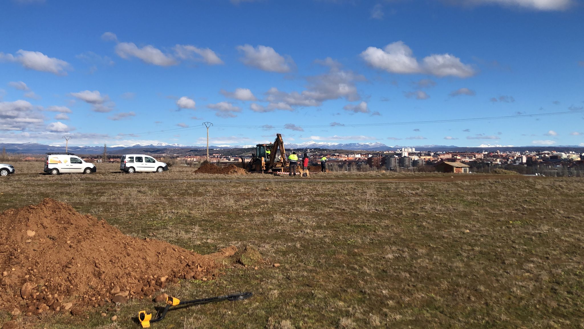 La ampliación proyectada por la Junta se centrará en el área sur de la pedanía donde en los últimos días se han sucedido las catas previas a la parcelación. Contempla ocupar 521.421,31 metros cuadrados en una zona que hasta la fecha eran de terreno urbano y rústico. Obliga a expropiar los terrenos adquiridos por la promotora Vitra y numerosos terrenos de vecinos. 