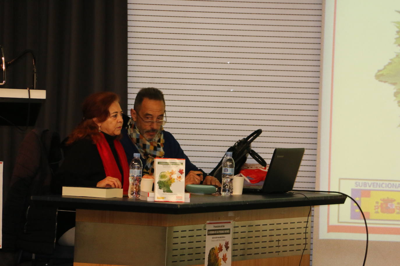 Presentación del libro en el salón de actos del Ayuntamiento de Ordoño II. 