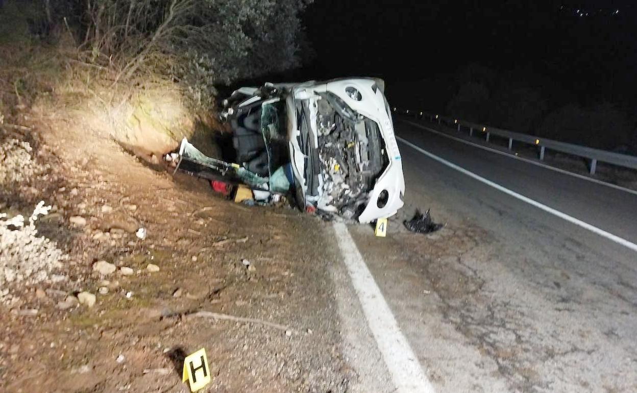 Imagen del accidente con un fallecido en la localidad de Carucedo este jueves.