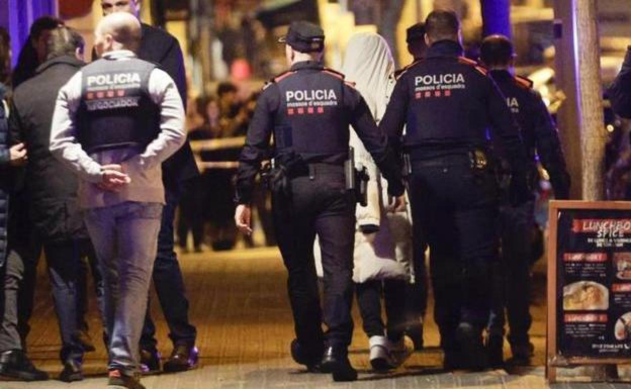 Los Mossos liberan dos rehenes de un secuestro en Barcelona