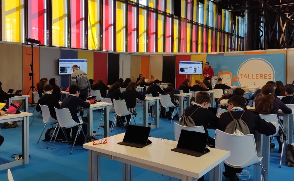 Los alumnos del Colegio La Asunción han participado en el Día de Internet segura.