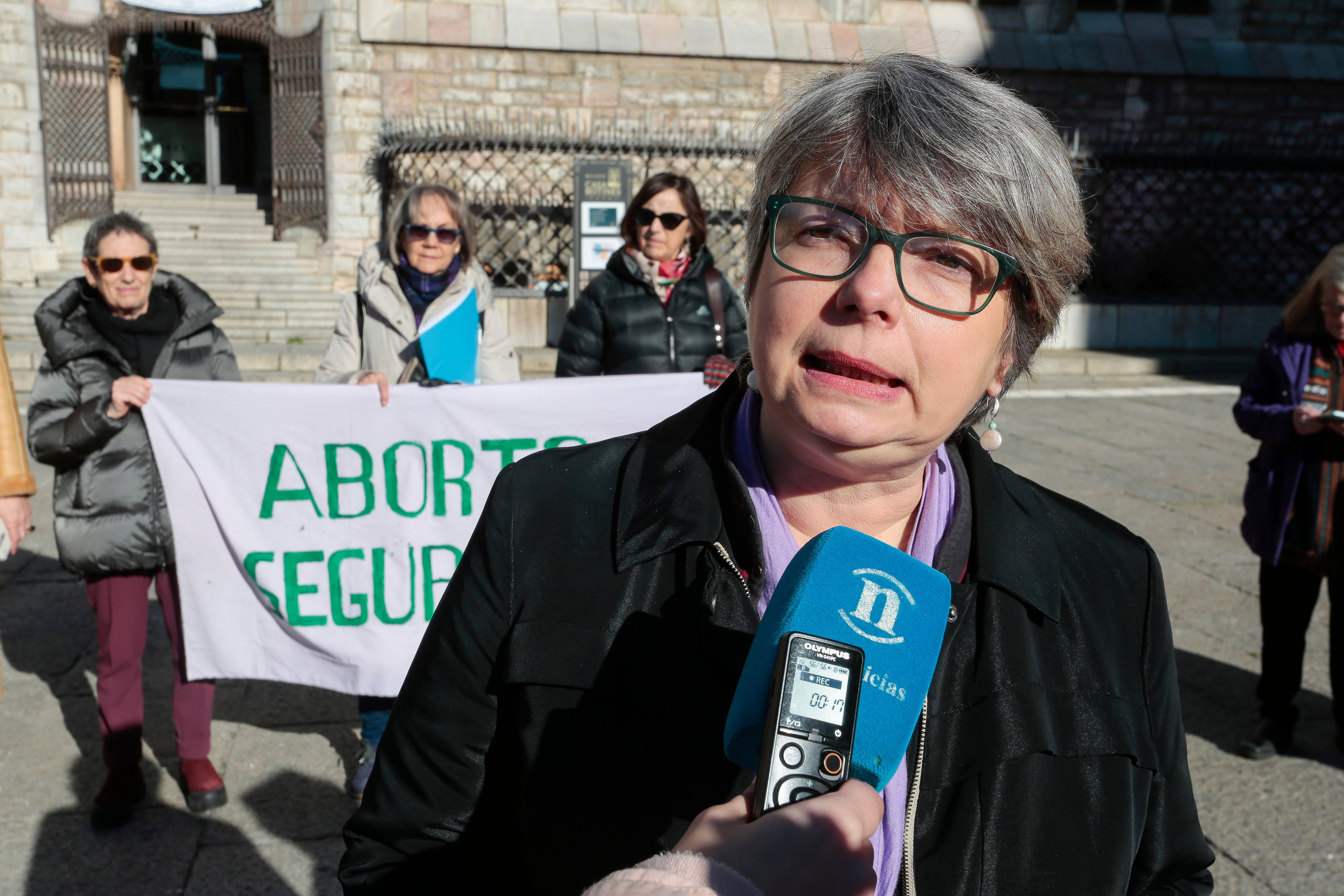 Concentración del Movimiento Feminista de León para denunciar las políticas «misóginas» de la Junta de Castilla y León