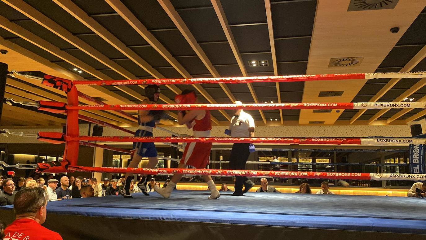 Imagen de la velada de boxeo en el Olímpico de León 