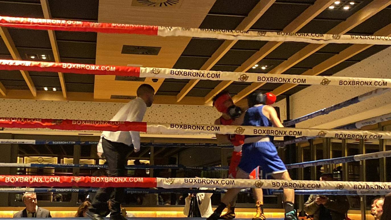 Imagen de la velada de boxeo en el Olímpico de León 