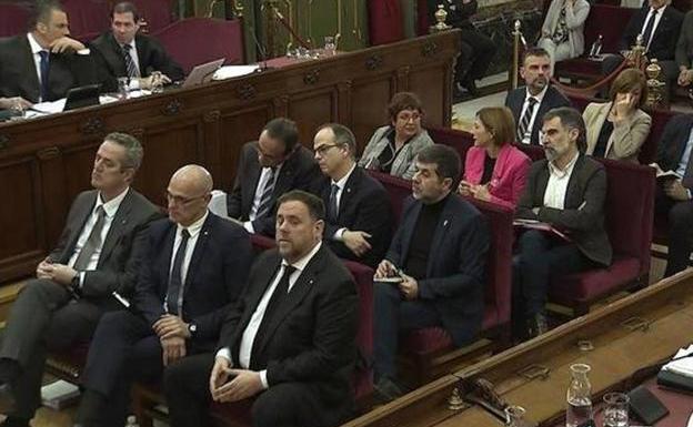 El Supremo deja inhabilitado a Junqueras y acusa a Sánchez de desguarnecer el Estado