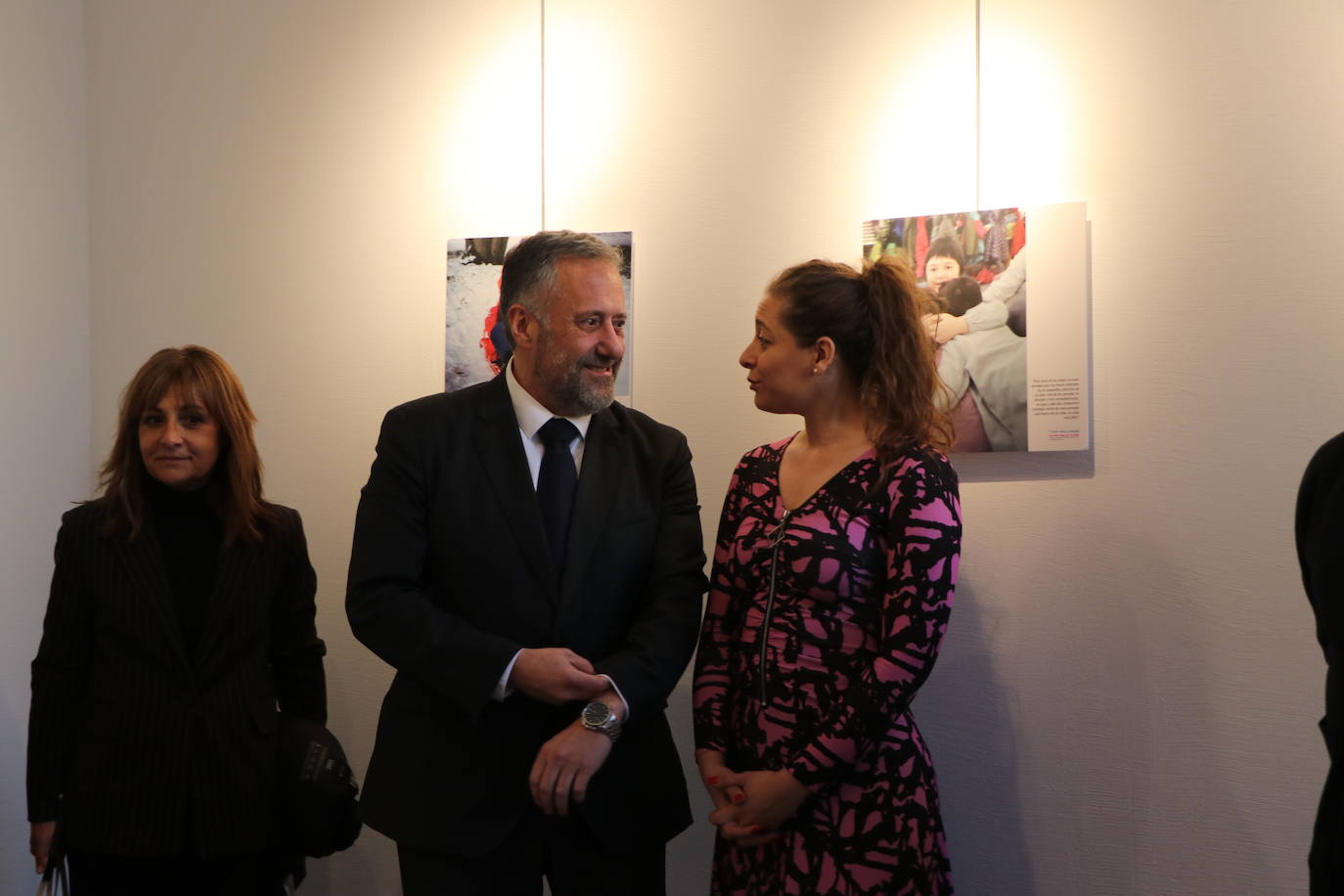 Inauguración de la Exposición del I Concurso de Fotografía «Un feliz viaje por la vida» organizada por la Federación Autismo de Castilla y León.
