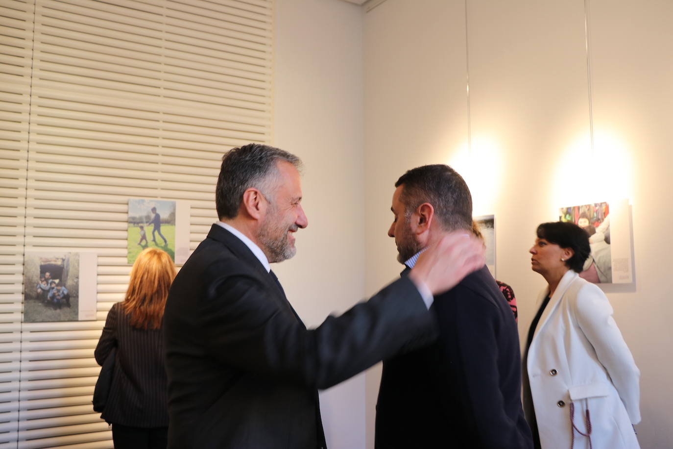 Inauguración de la Exposición del I Concurso de Fotografía «Un feliz viaje por la vida» organizada por la Federación Autismo de Castilla y León.