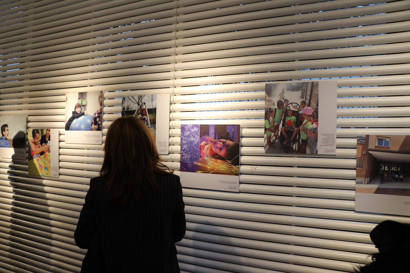 Inauguración de la Exposición del I Concurso de Fotografía «Un feliz viaje por la vida» organizada por la Federación Autismo de Castilla y León.