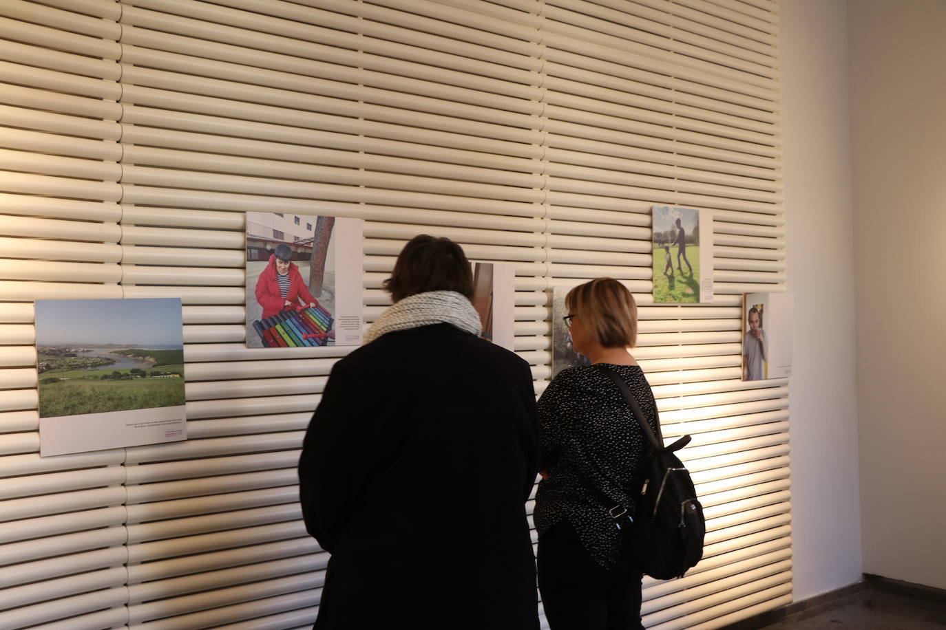 Inauguración de la Exposición del I Concurso de Fotografía «Un feliz viaje por la vida» organizada por la Federación Autismo de Castilla y León.