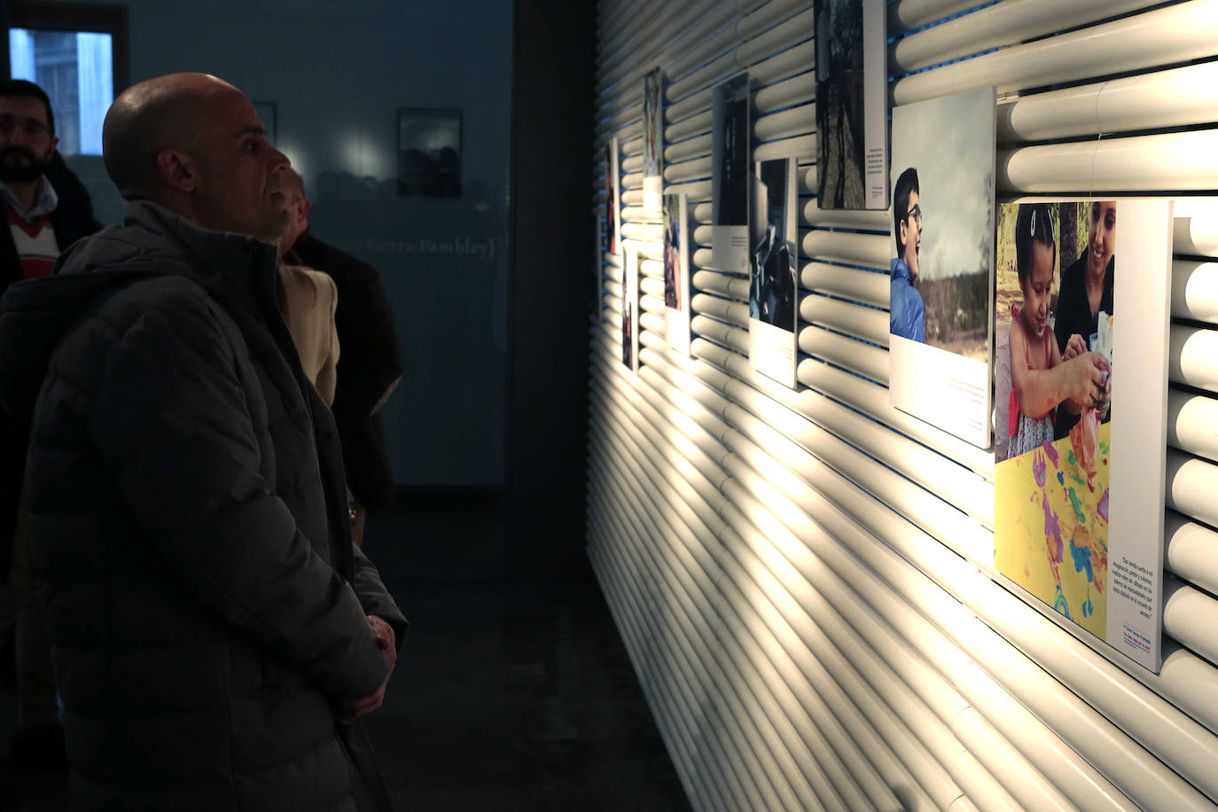 Inauguración de la Exposición del I Concurso de Fotografía «Un feliz viaje por la vida» organizada por la Federación Autismo de Castilla y León.