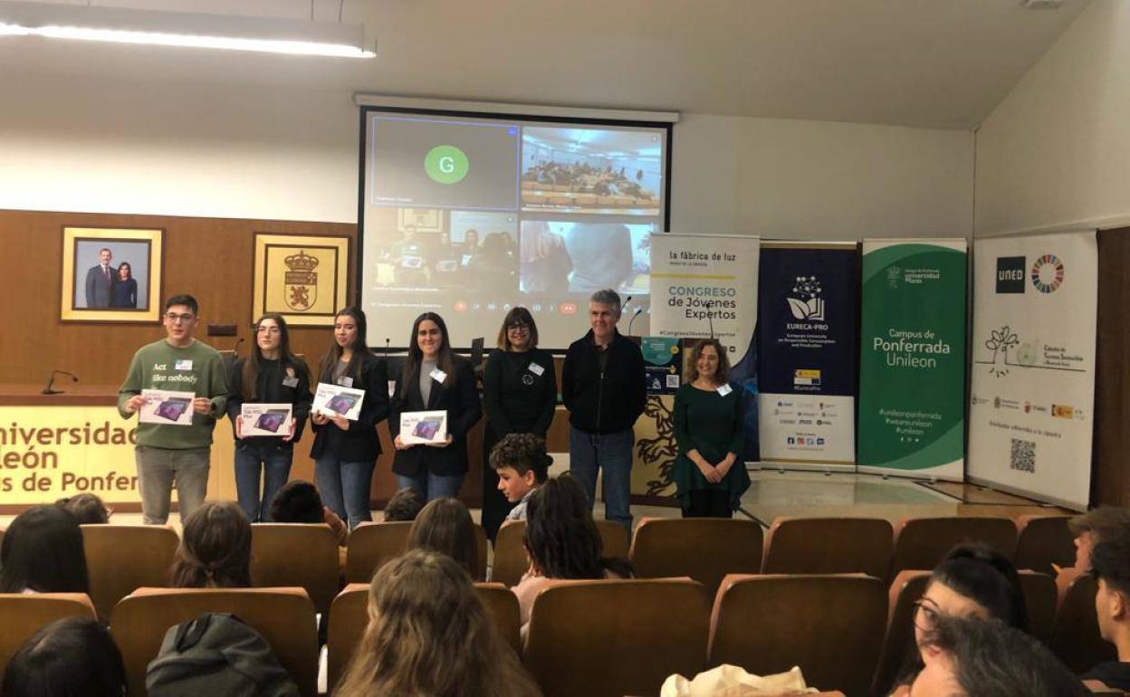 Imagen de la entrega de premios del Congreso de Jóvenes Expertos.