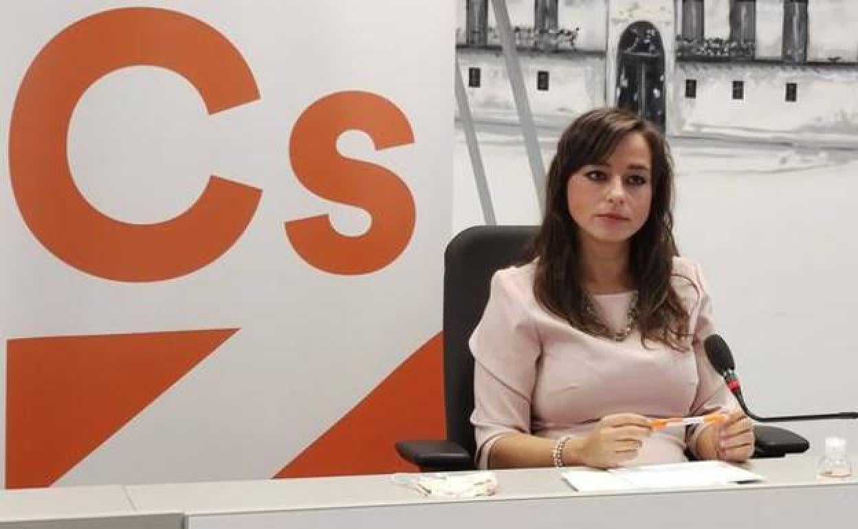 La portavoz de Ciudadanos, Gemma Villarroel, durante una rueda de prensa.