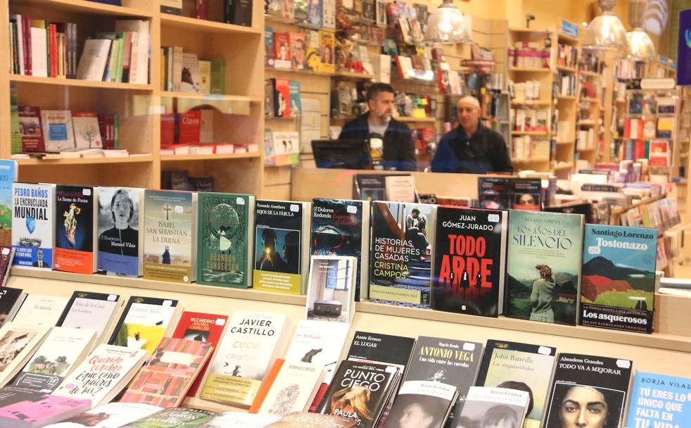 La celebración de San Valentín siempre es una buena excusa para acercarse librerías como la de Artemis situada en la capital leonesa.