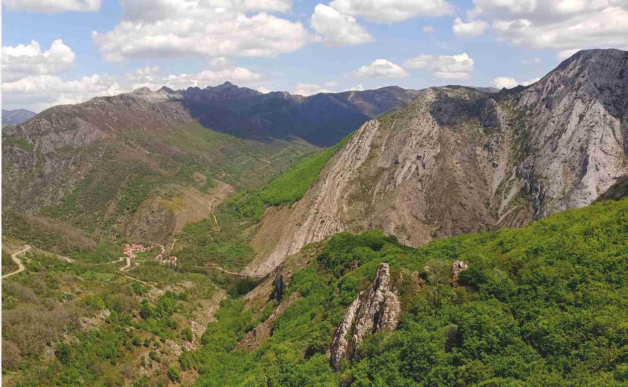 Una treintena de estudiantes participa el viernes en la IV Olimpiada de Geología