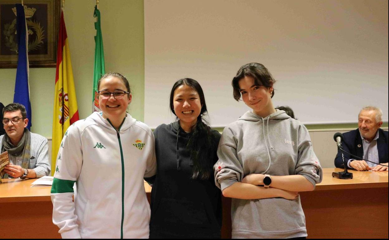 La Facultad de Biológicas y la Escuela de Minas de la Universidad de León (ULE) han acogido esta mañana la IV edición de la Olimpiada de Geología en la que han participado 30 estudiantes de 4ª de ESO y Bachillerato.