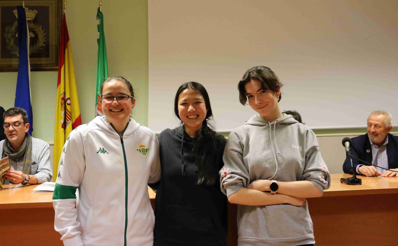 La Facultad de Biológicas y la Escuela de Minas han acogido hoy la IV edición de la Olimpiada de Geología.