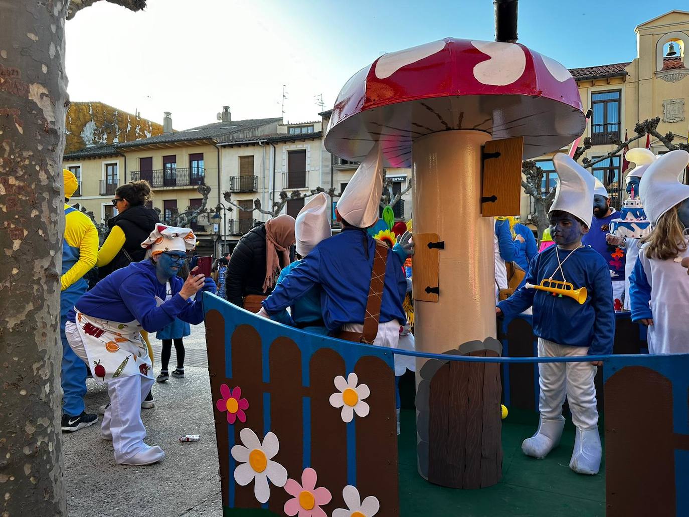 La localidad facundina ha celebrado su tradicional desfile de carnaval donde no han faltado los disfraces más originales y sin olvidar los clásicos.