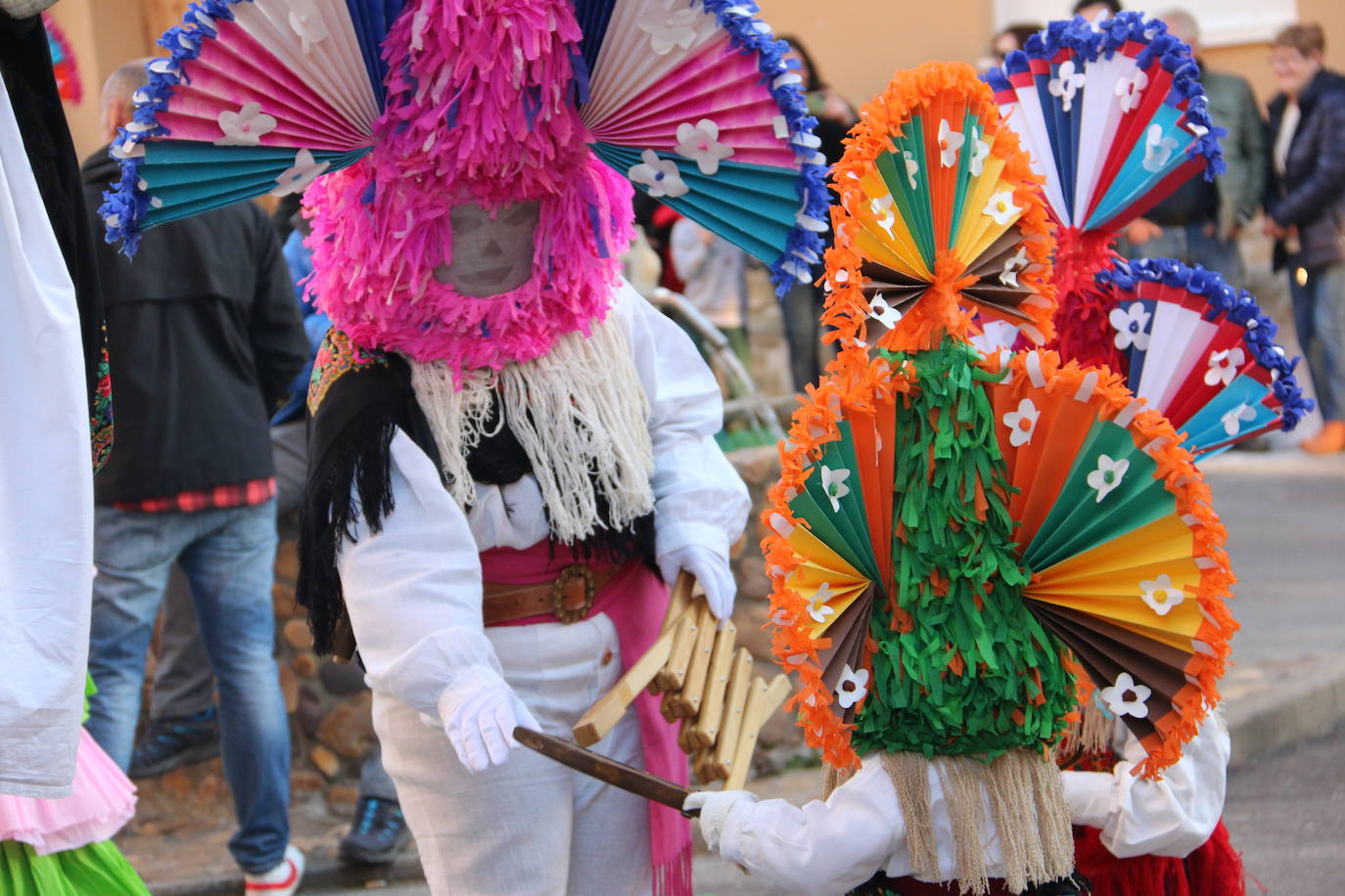 Cimanes del Tejar ha celebrado una de sus fiestas más enraizadas, el antruejo más tradicional