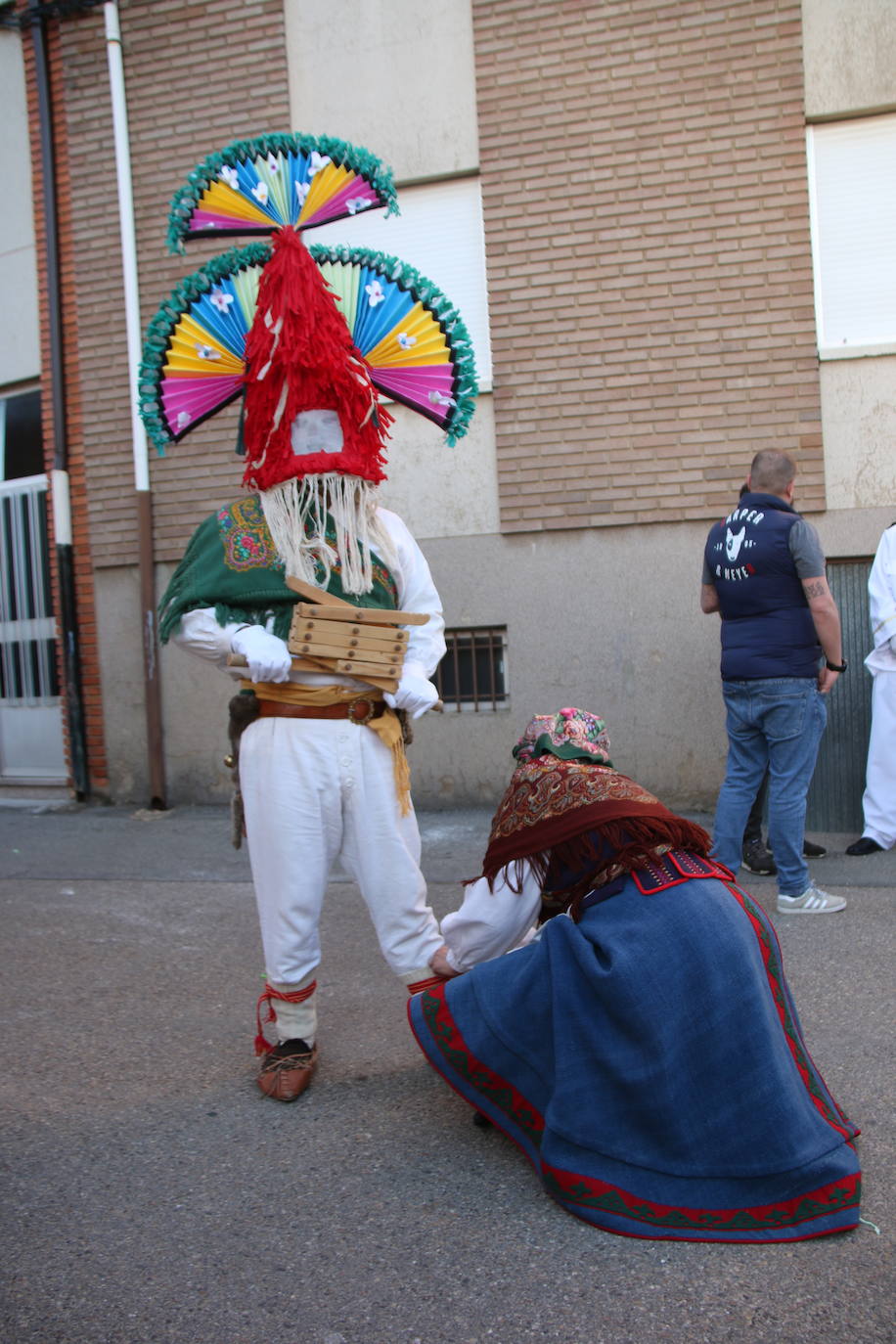 Cimanes del Tejar ha celebrado una de sus fiestas más enraizadas, el antruejo más tradicional