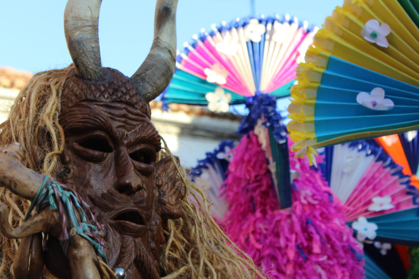 Cimanes del Tejar ha celebrado una de sus fiestas más enraizadas, el antruejo más tradicional