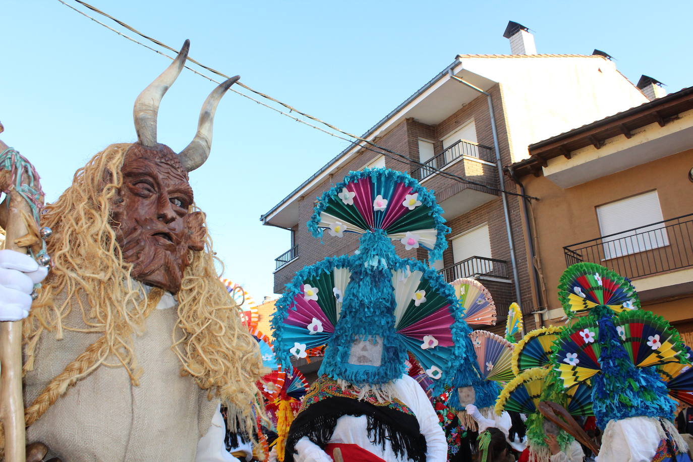 Cimanes del Tejar ha celebrado una de sus fiestas más enraizadas, el antruejo más tradicional