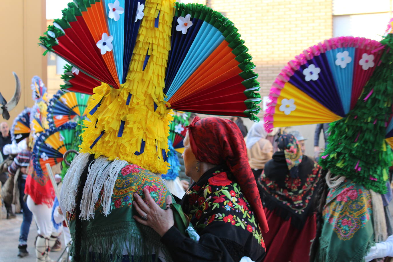 Cimanes del Tejar ha celebrado una de sus fiestas más enraizadas, el antruejo más tradicional