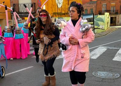 Imagen secundaria 1 - El Carnaval arrasa en Sahagún