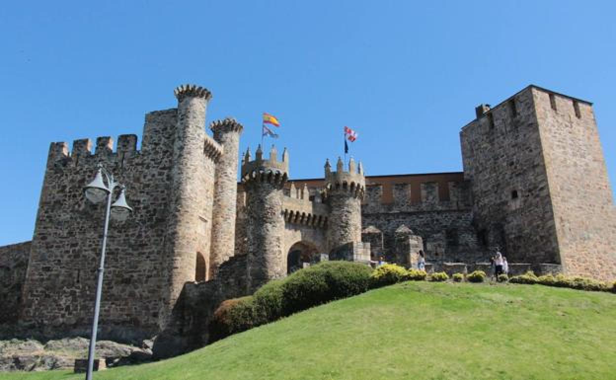 Las altas temperaturas han acompañado esta jornada a la capital berciana.