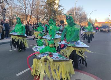 Imagen secundaria 1 - La Virgen del Camino hace del Carnaval una fiesta perpetua