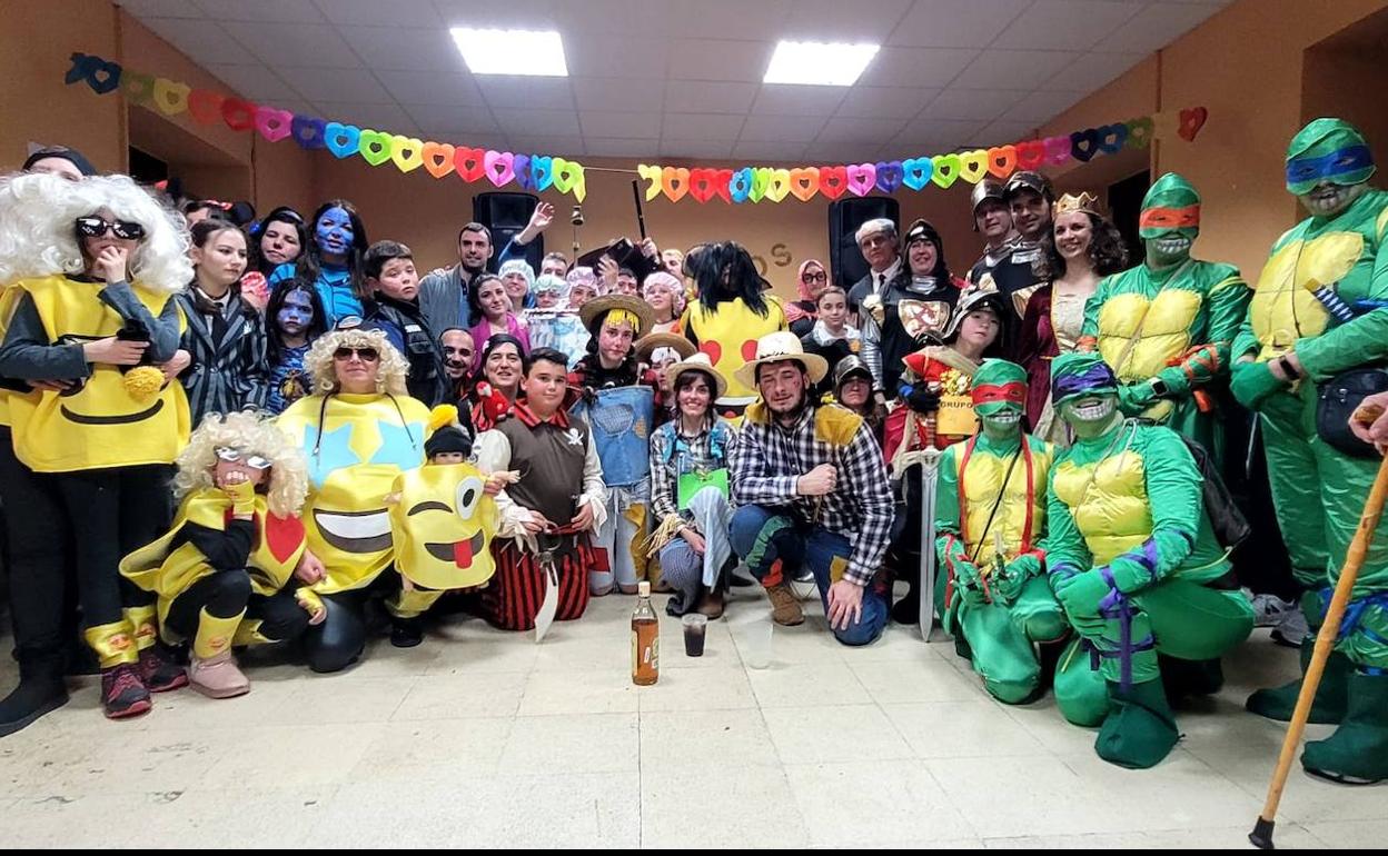 Murias de Paredes celebró por todo lo alto su primer Carnaval tras la pandemia.