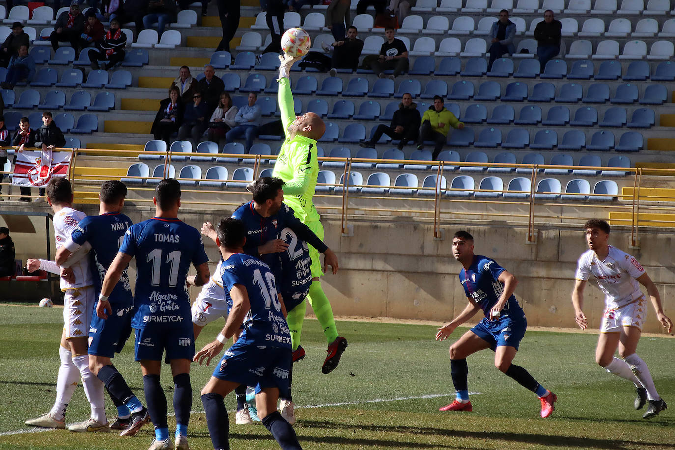 Partido correspondiente a la jornada 24 de la Primera RFEF.