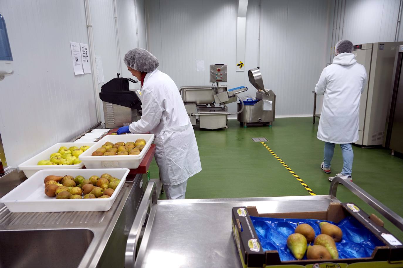Cata del proyecto de investigación 'Bierzo Sensomarkt' del Itacyl con la colaboración de Alimentos de Calidad de El Bierzo y la empresa palentina Sociograph, que aplica la innovación tecnológica a la pera Conferencia y la manzana Reineta.