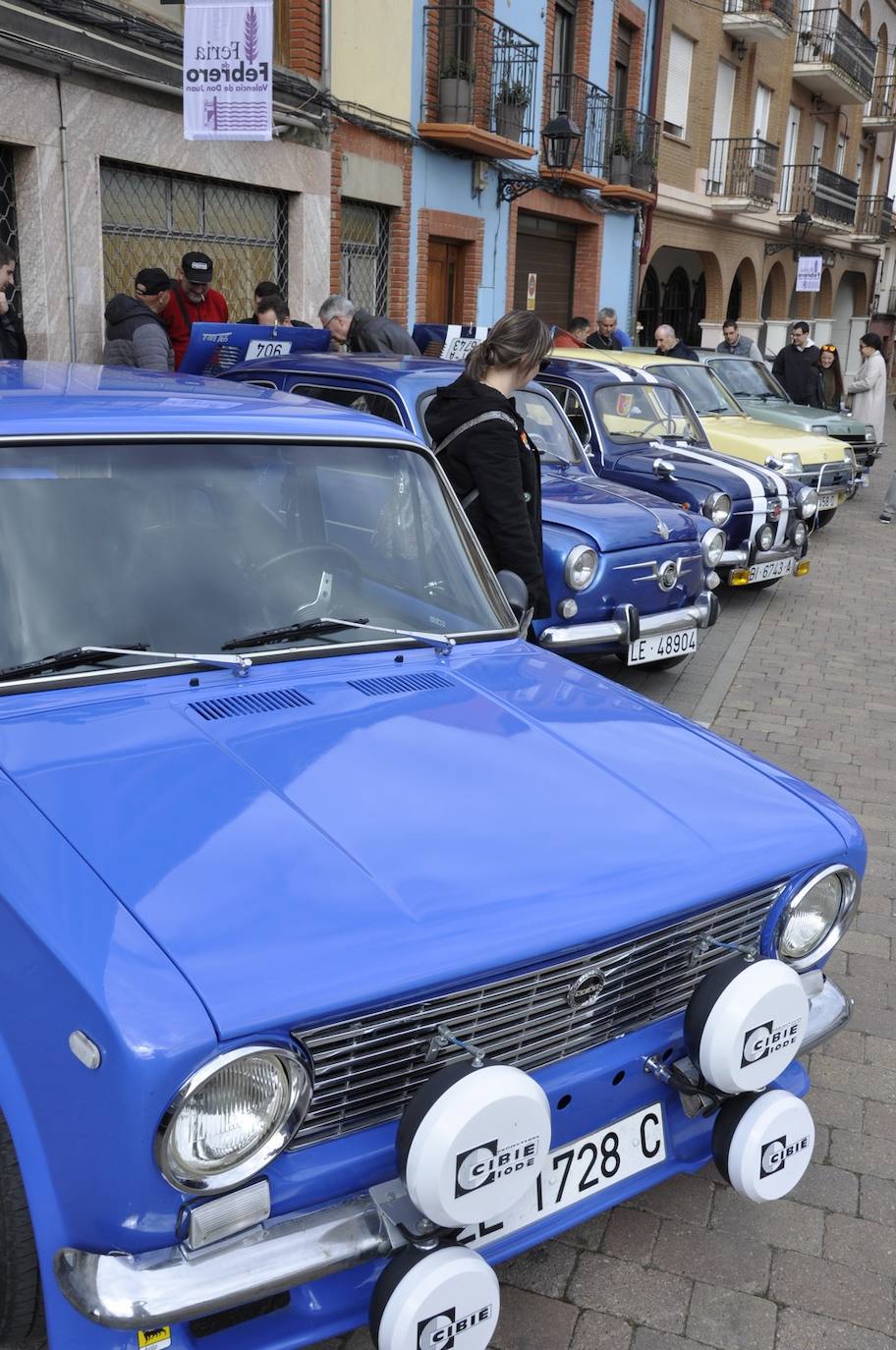 La 102ª Feria de Febrero ha tocado a su fin en una soleada mañana de domingo con miles de personas circulando por las calles de Valencia de Don Juan..