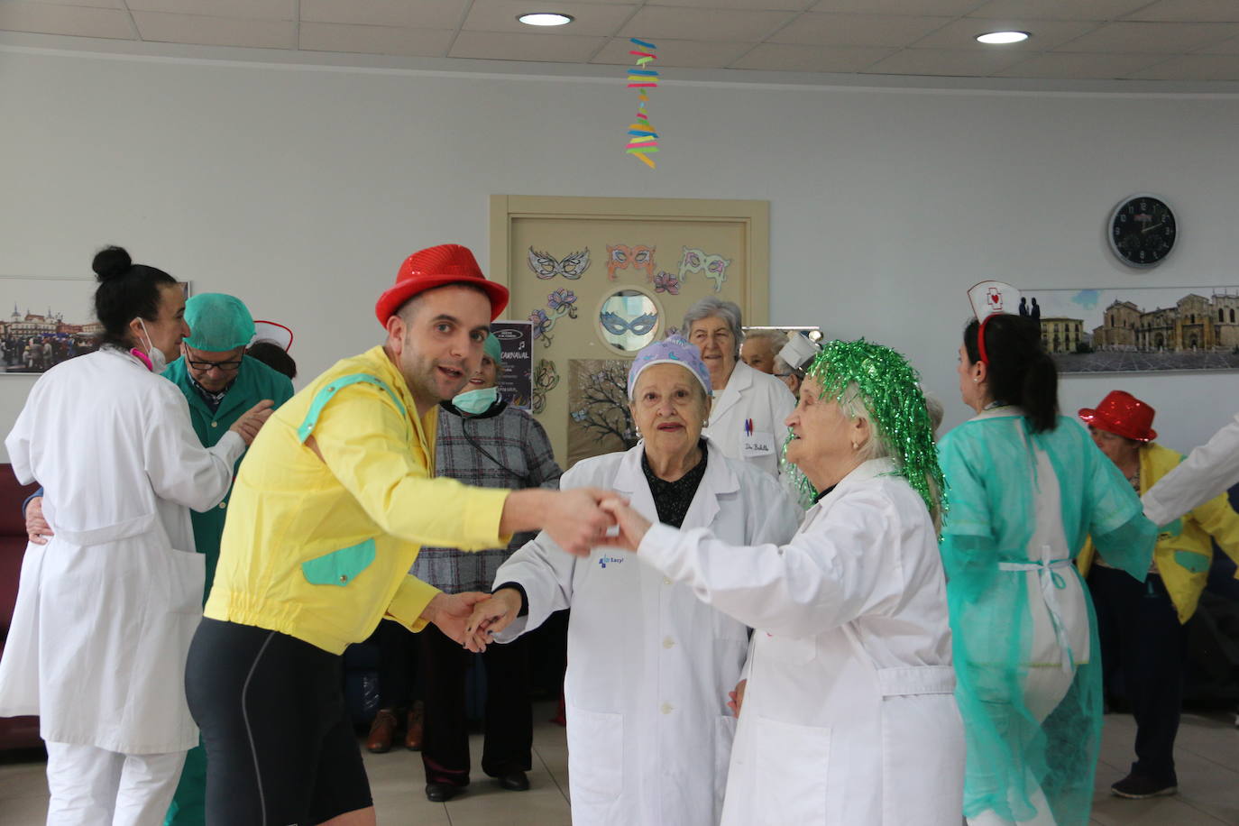 Celebración de Carnaval en Alzheimer León.