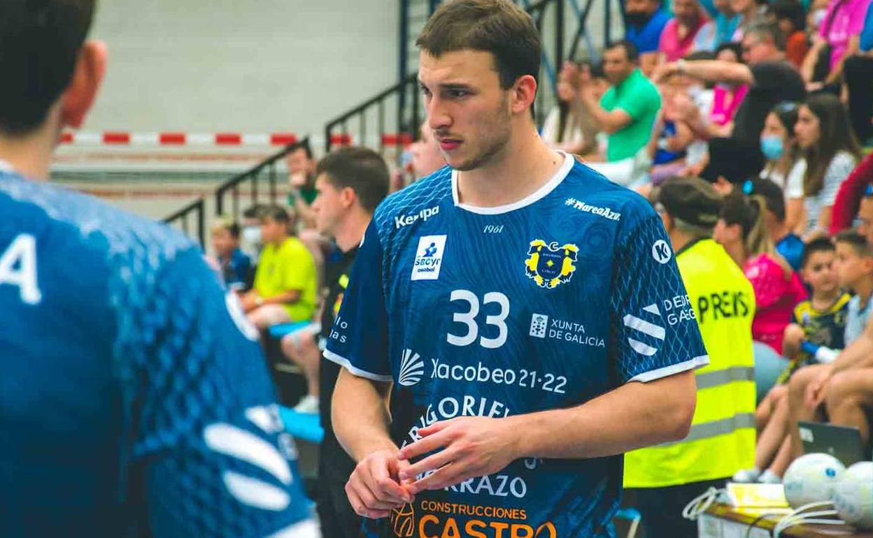 Abanca Ademar pesca en Asobal al pivote del futuro | El conjunto leonés llega a un acuerdo con Alberto Martín, jugador del BM Cangas del Morrazo, el cual llegará al conjunto de Cadenas la próxima temporada