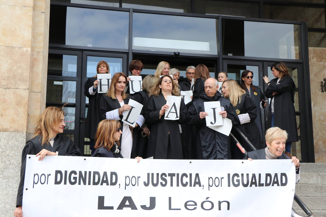 Este viernes se cumple un mes de huelga indefinida en el colectivo de letrados de adminsitración de justicia sin visos de resolución por la falta de acuerdos con el Ministerio.