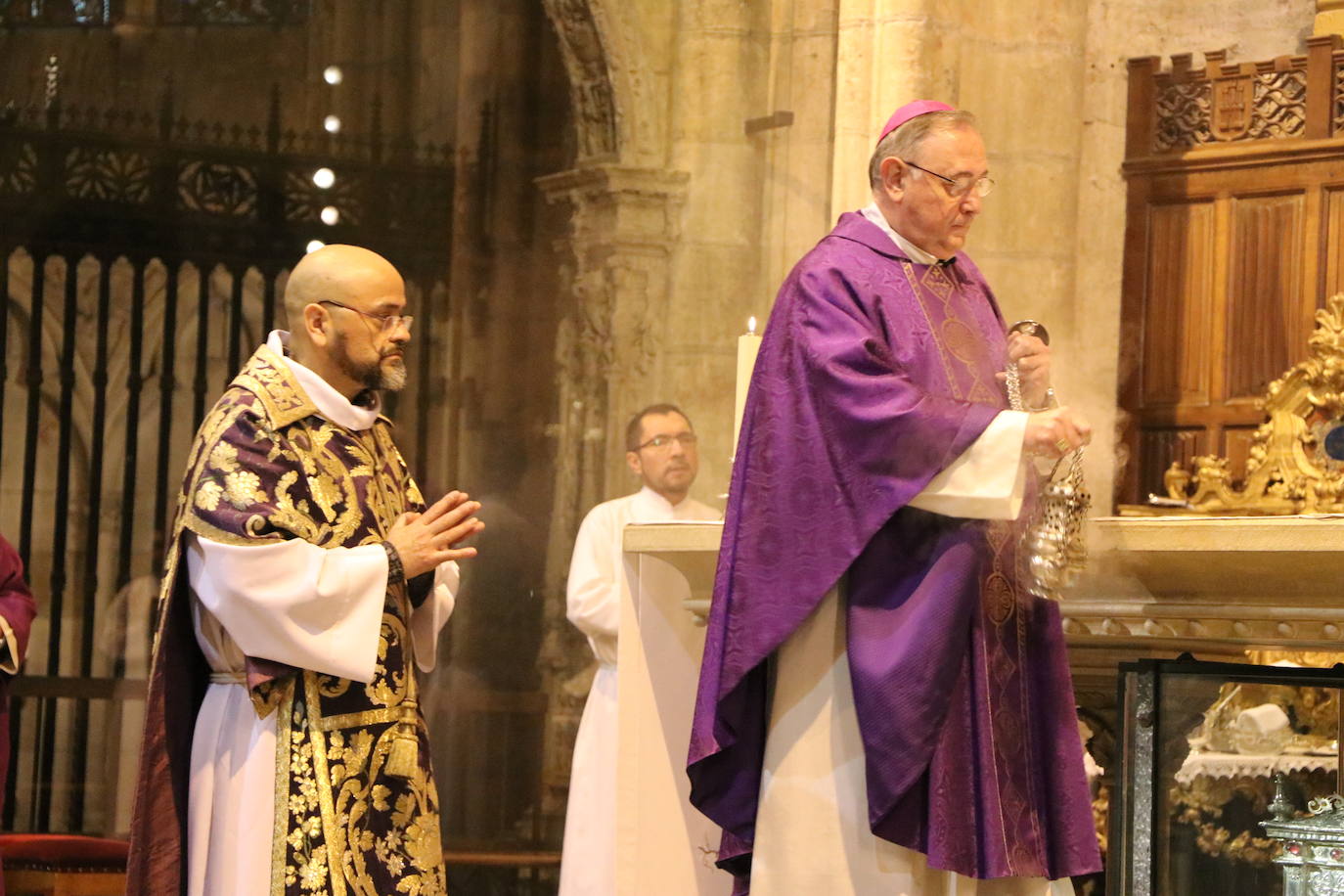 La Catedral acoge el acto central de la Diócesis de León que ha contado con la presencia del obispo Luis Ángel.