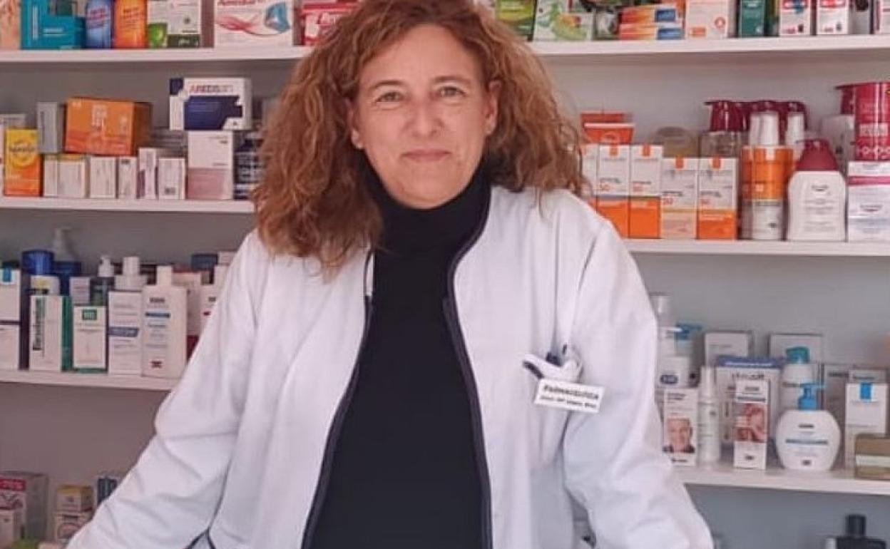 Valderrey concede la medalla de oro a la farmacéutica de Barrientos, Amor María López. 