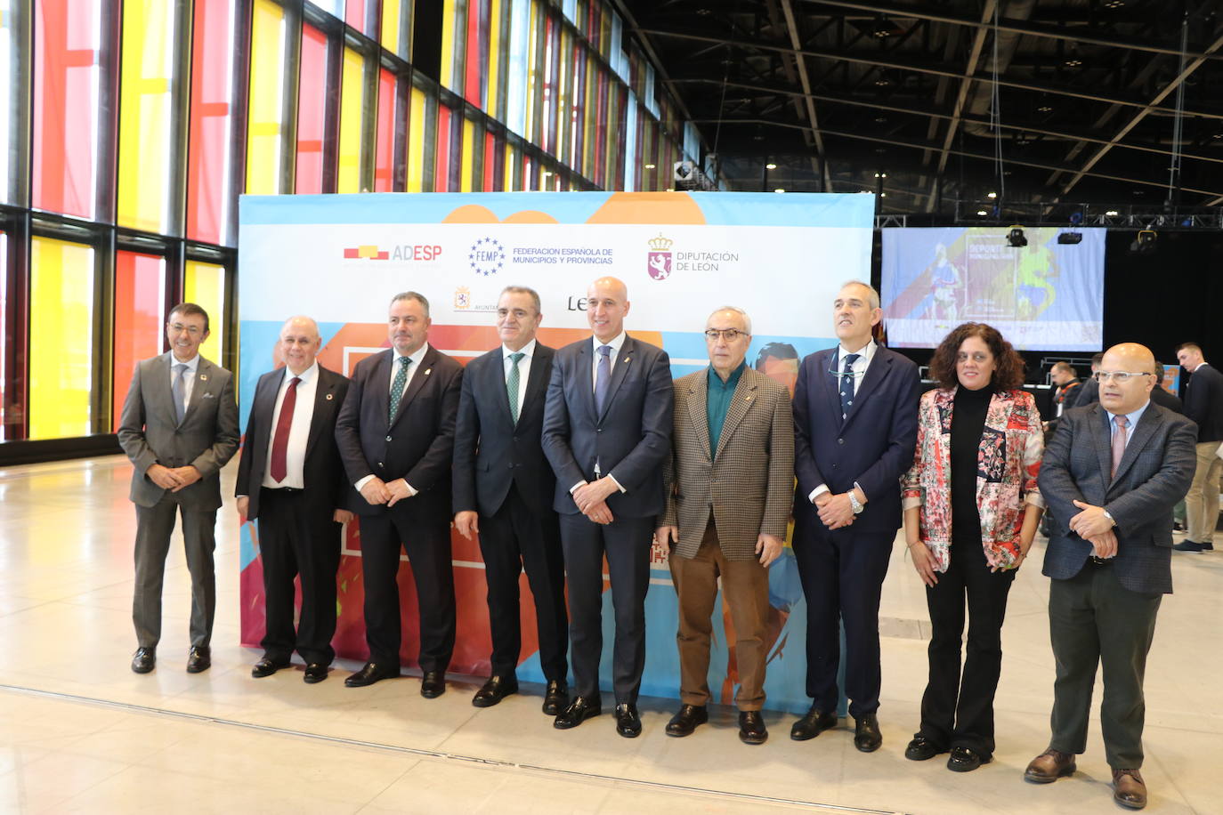 Inauguración del I Congreso Nacional de Deporte y Municipalismo a cargo del secretario de Estado para el Deporte y Presidente del Consejo Superior de Deportes, José Manuel Franco; el presidente del Comité Olímpico Español, Alejandro Blanco; el presidente de la Diputación de León, Eduardo Morán; el alcalde de León, José Antonio Diez; el presidente de la Asociación del Deporte Español, José Hidalgo y el secretario general de la Federación Española de Municipios y Provincias, Carlos Daniel Casares