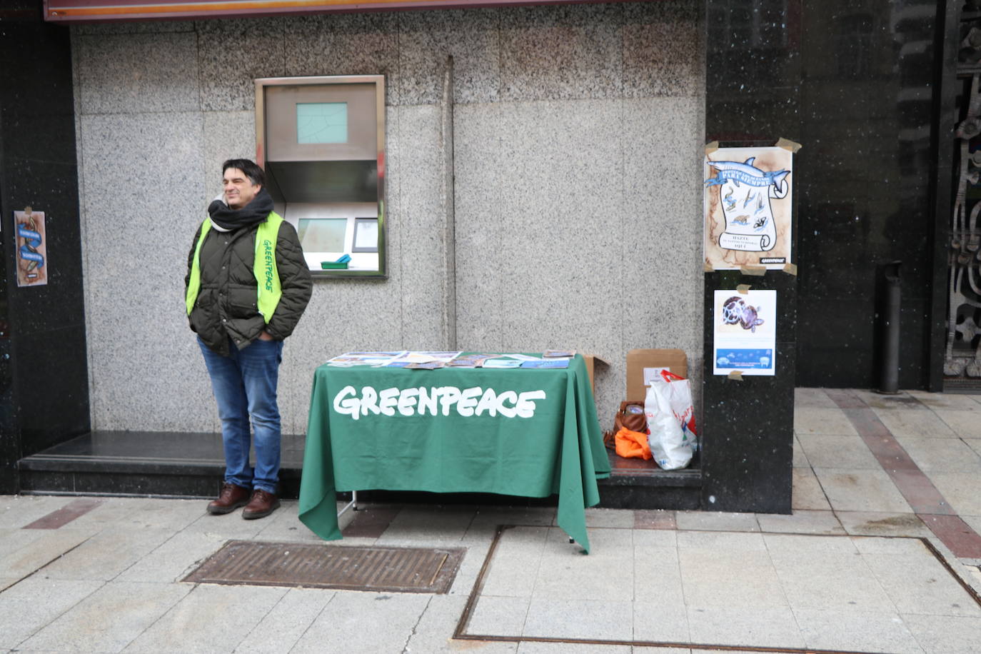 Fotos: Greenpeace pide en León un Tratado Global de los Océanos