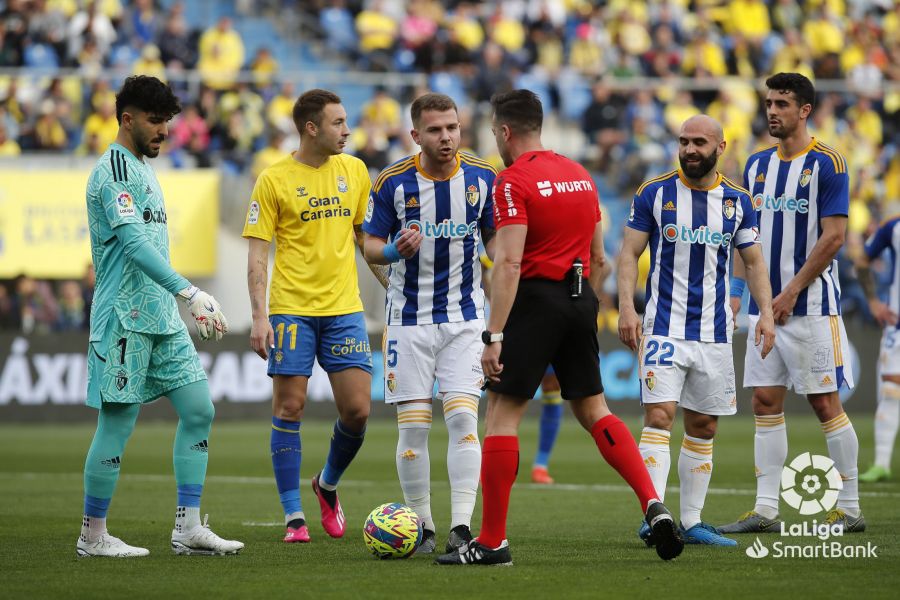 El conjunto berciano se midió a Las Palmas en el estadio Gran Canaria en busca de una victoria clave para buscar la permanencia